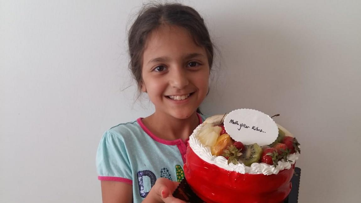  Şehidimiz Birol YAVUZ'un en küçük kızı olan Kübra'nın doğum gününü kutladık.